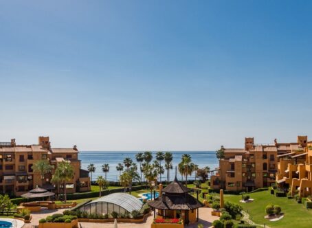 Luxurious Beachfront Apartment, Estepona