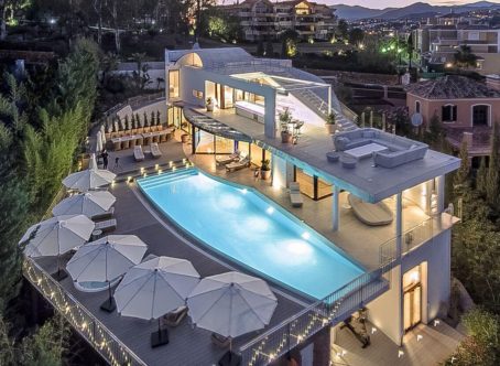 Magnificent 7 Bedroom Villa, Marbella