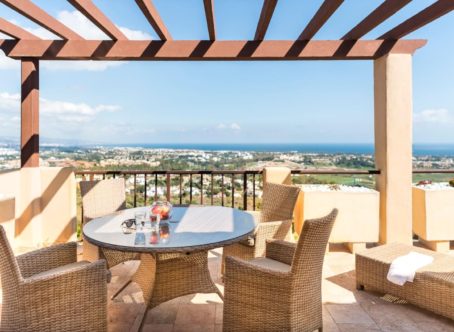 Stunning Apartment, in Benahavis