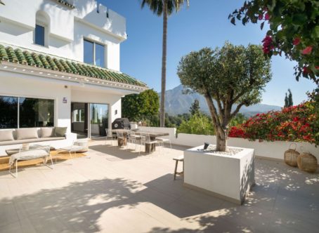 Beautiful Townhouse, in Nueva Andalucía