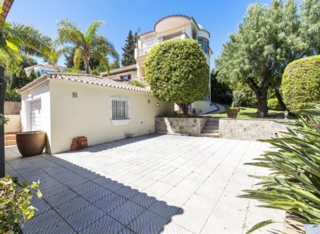 Fantastic Villa, in Nueva Andalucía